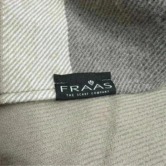 FRAAS - Plaid  Ruana - Picture 3 of 5